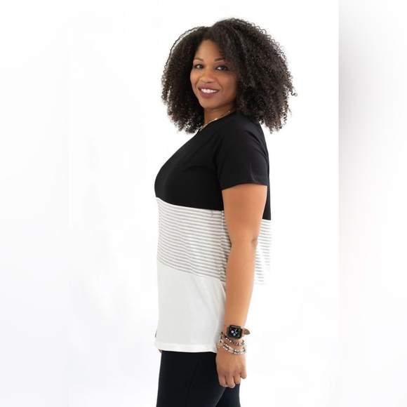 NWOT Black & White Striped Color Block Women's Maternity Nursing Top Sz XS - Picture 9 of 10